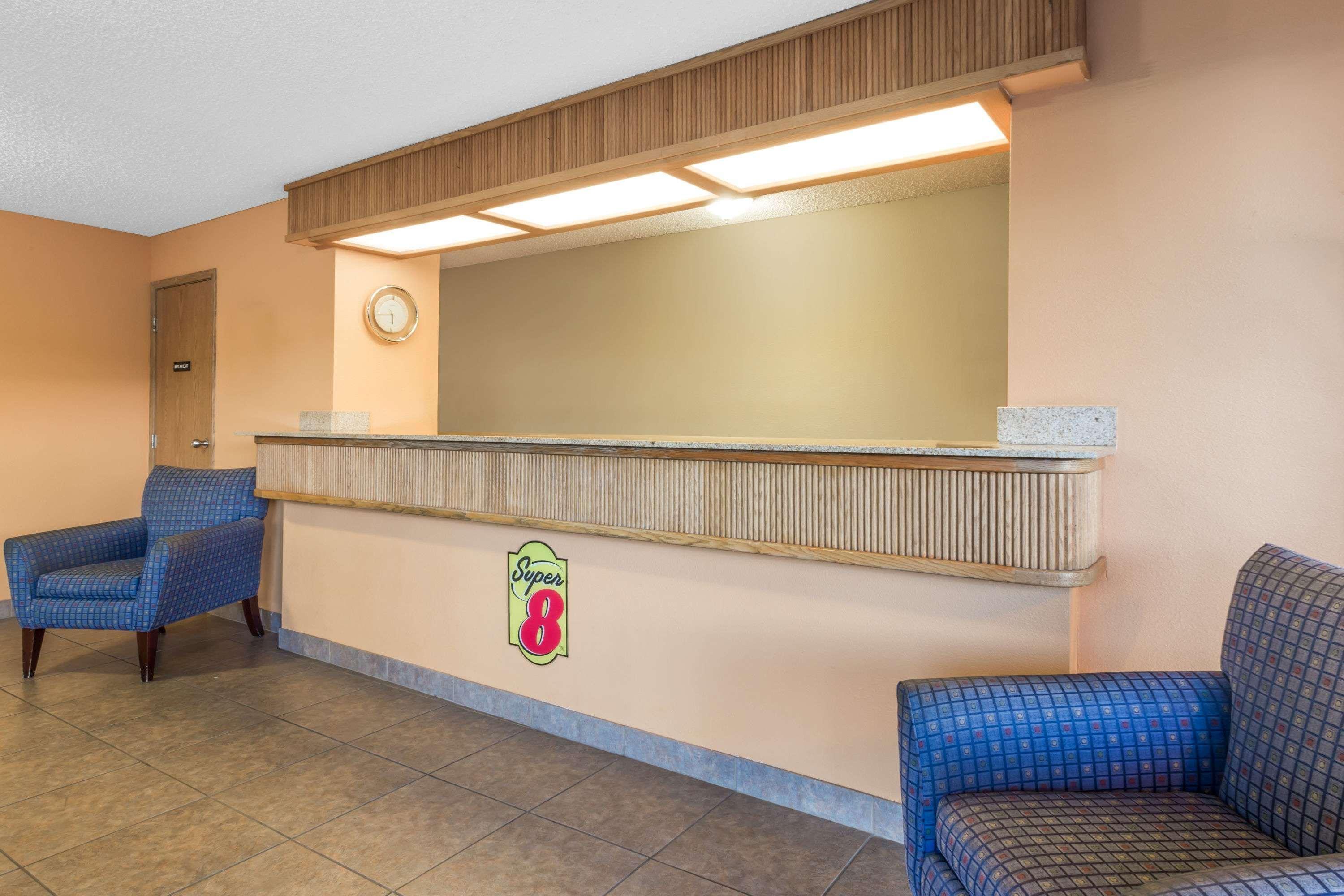 Super 8 by Wyndham LaGrande Hotel La Grande Bagian luar foto